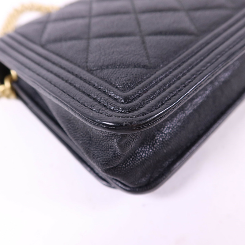 CHANEL 牛皮皮革Boy WOC Wallet On Chain金扣鏈帶肩背袋-16