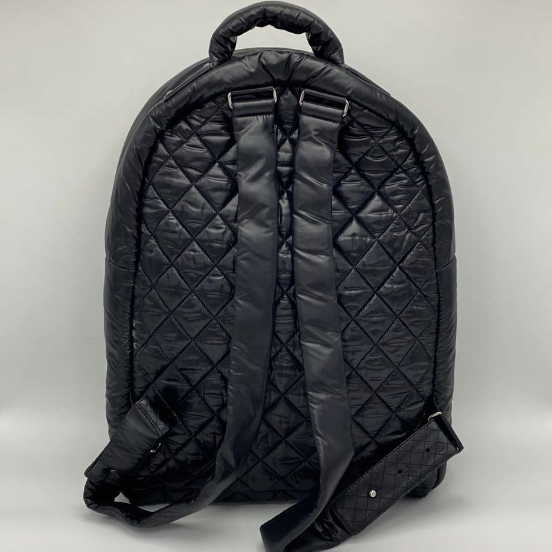 CHANEL 黑銀王菲同款羽絨後背包32*46*13 99新配件保卡-4