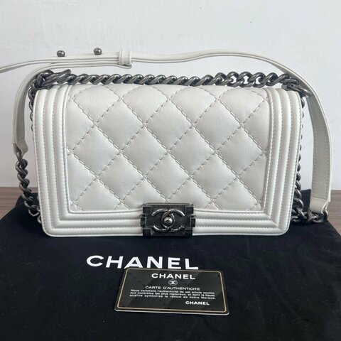 CHANEL leboy白銀中號 25*14*7 98新配件塵袋保卡