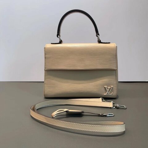 ✨LV CLUNY水波紋銀扣手提肩背斜背包25*20*10 98新配件塵袋