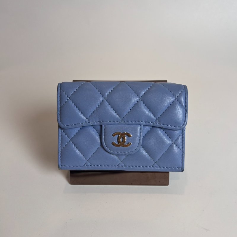 CHANEL 30開 淺藍羊皮CF三折短夾-0