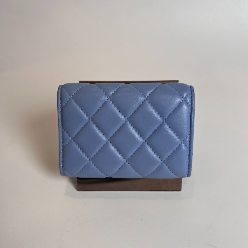 CHANEL 30開 淺藍羊皮CF三折短夾-1