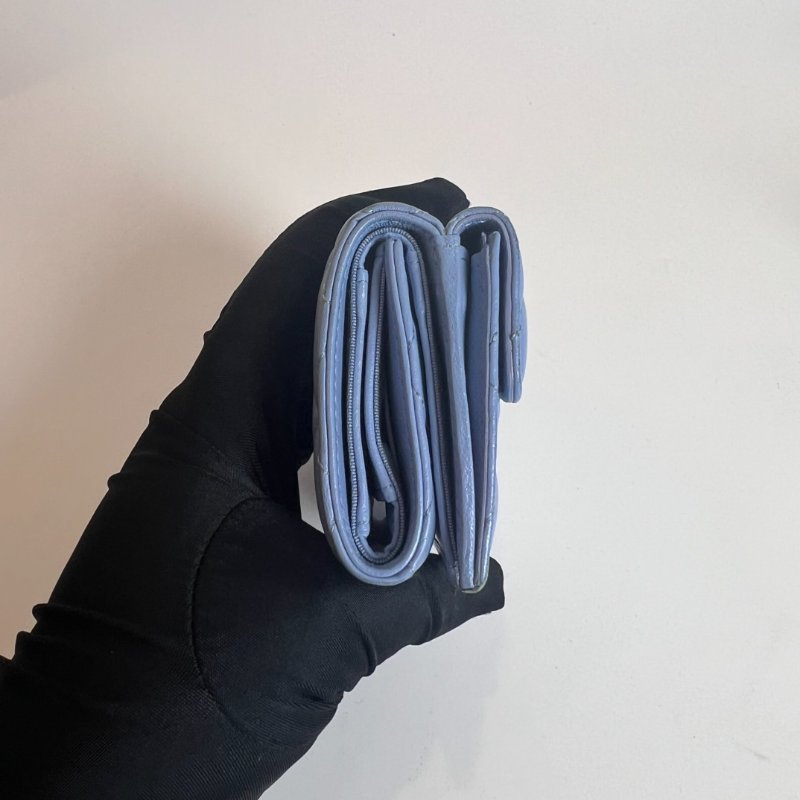 CHANEL 30開 淺藍羊皮CF三折短夾-2