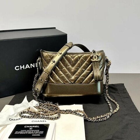 CHANEL 古銅金流浪小號牛皮v紋肩背包20*15*8 98新配件塵袋盒子