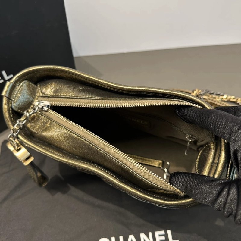 CHANEL 古銅金流浪小號牛皮v紋肩背包20*15*8 98新配件塵袋盒子-1