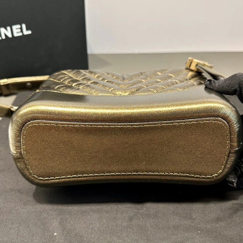 CHANEL 古銅金流浪小號牛皮v紋肩背包20*15*8 98新配件塵袋盒子-3