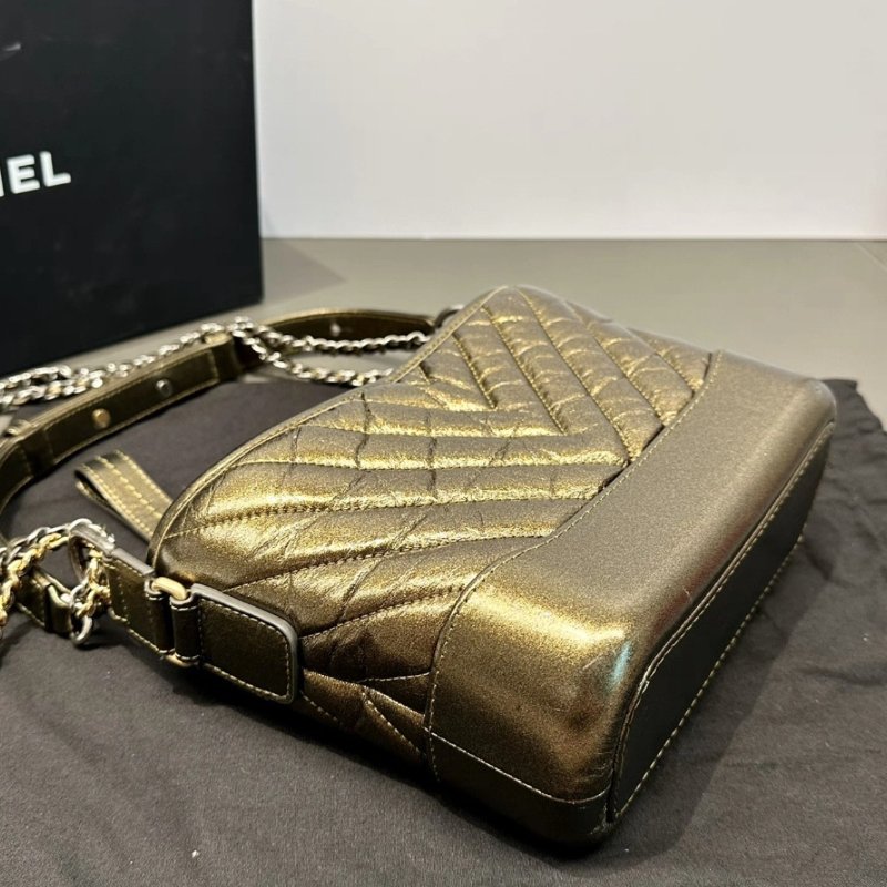 CHANEL 古銅金流浪小號牛皮v紋肩背包20*15*8 98新配件塵袋盒子-4