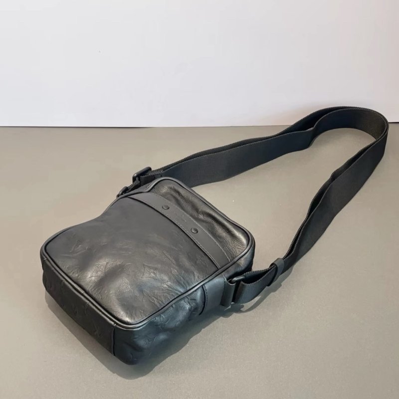 ✨LV Danube黑色老花郵差包16*22*7 98新配件塵袋-2