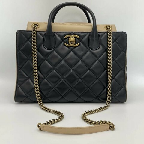 ✨CHANEL 黑金浮雕字母翻蓋手提托特包 35*23*13 98新配件塵袋