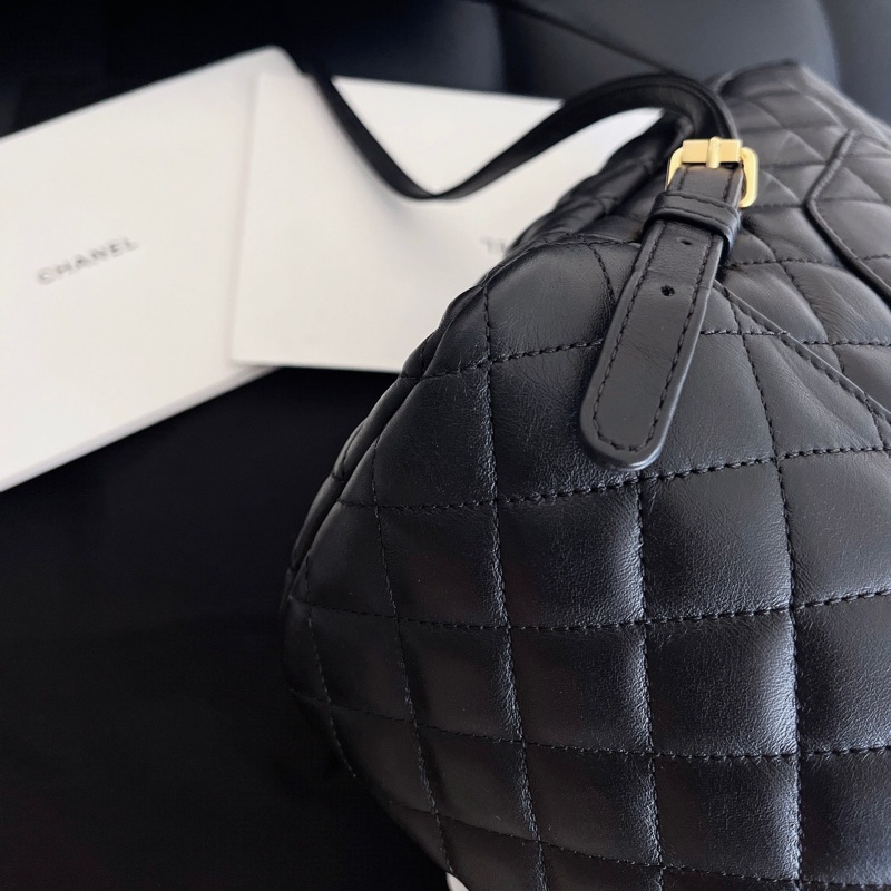 【近新閒置品】Chanel 香奈兒 薩爾茨堡雙肩包 黑金牛皮 中號鐳射24開-7