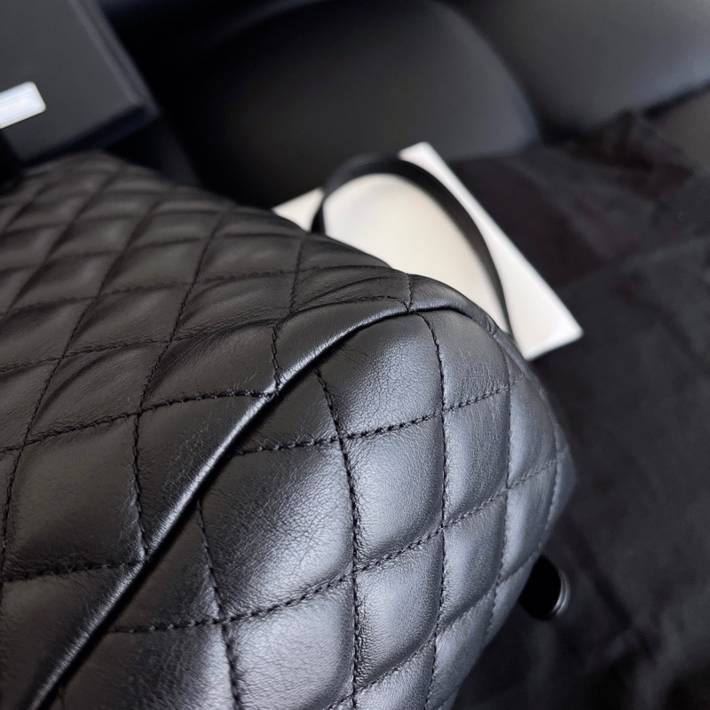 【近新閒置品】Chanel 香奈兒 薩爾茨堡雙肩包 黑金牛皮 中號鐳射24開-8