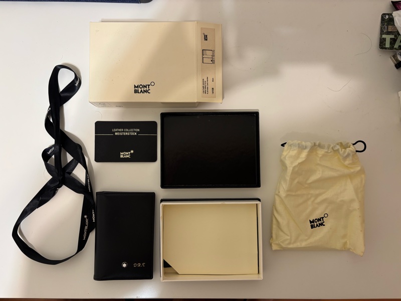 MONTBLANC 萬寶龍德國 MB 經典小牛皮名片夾 14108德國 MB名牌 知名百年品牌-0