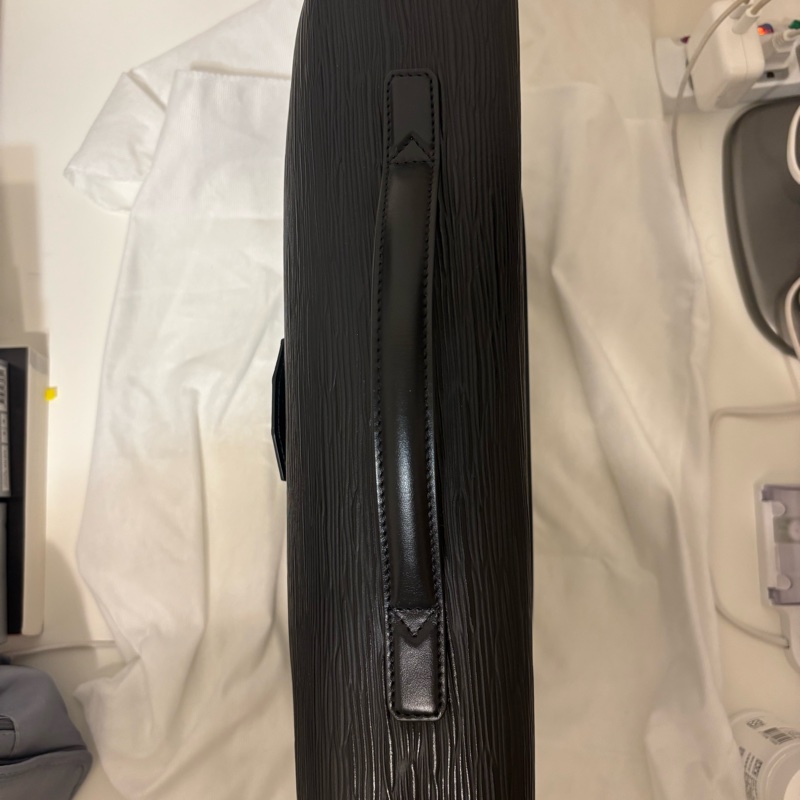 MONTBLANC MEISTERSTÜCK 4810 MEDIUM BRIEFCASE 萬寶龍 4810 系列中型公事包-7