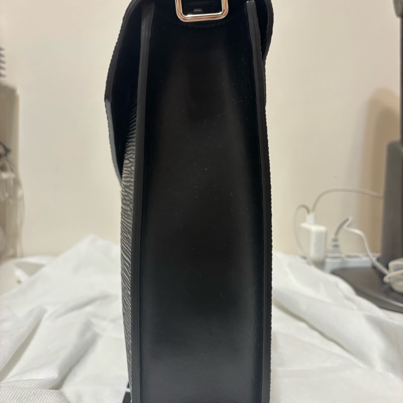 MONTBLANC MEISTERSTÜCK 4810 MEDIUM BRIEFCASE 萬寶龍 4810 系列中型公事包-9