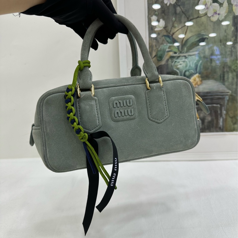 Miumiu繆繆女包冰藍色麂皮保齡球 arcadie小公文包,可手袋 copy購證-7