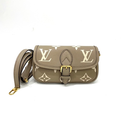 LV 斑鳩灰牛皮金釦Nano Diane手提斜背包 M83300