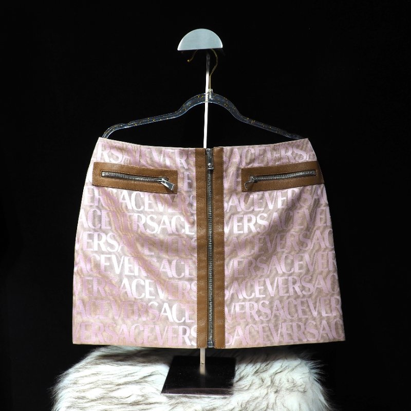 未使用 VERSACE Allover 粉紅色短裙-0