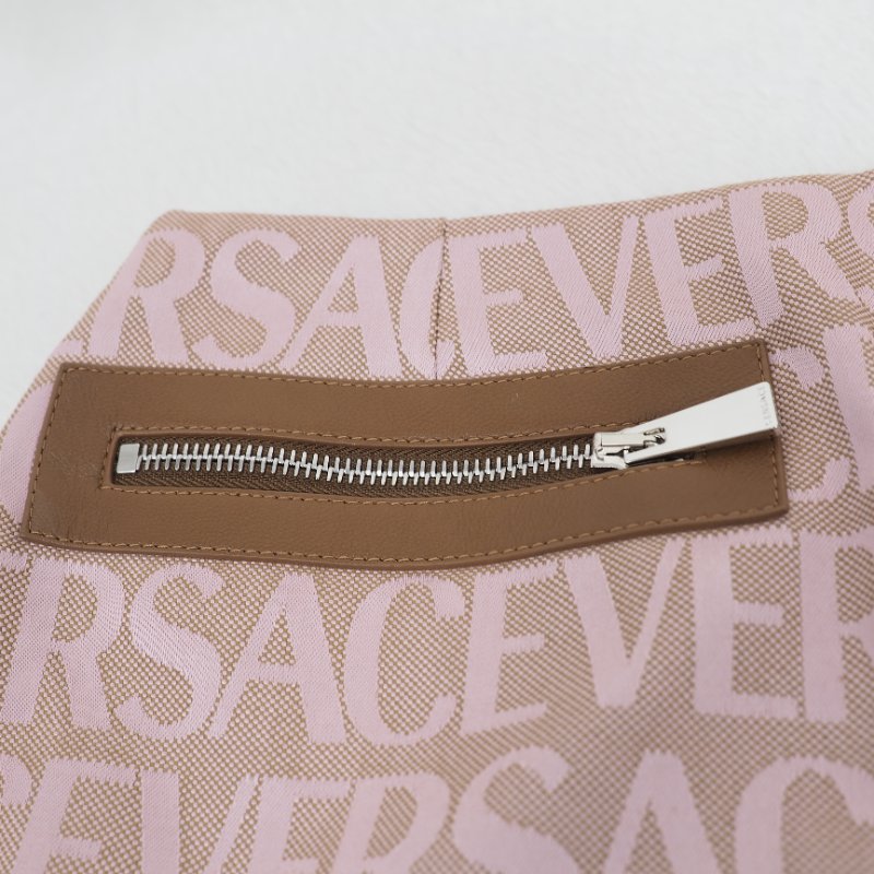 未使用 VERSACE Allover 粉紅色短裙-3