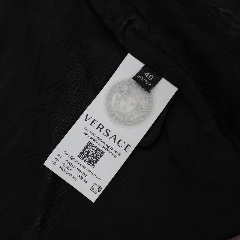 未使用 VERSACE Allover 粉紅色短裙-9