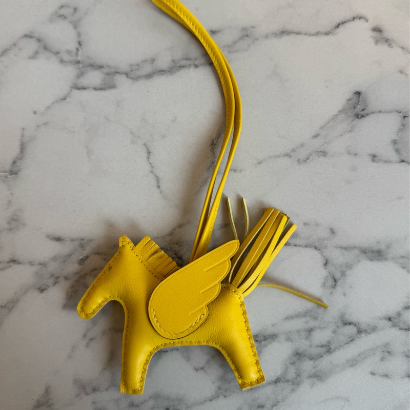 Hermes黃色小飛馬吊飾 招財小馬🐎-1