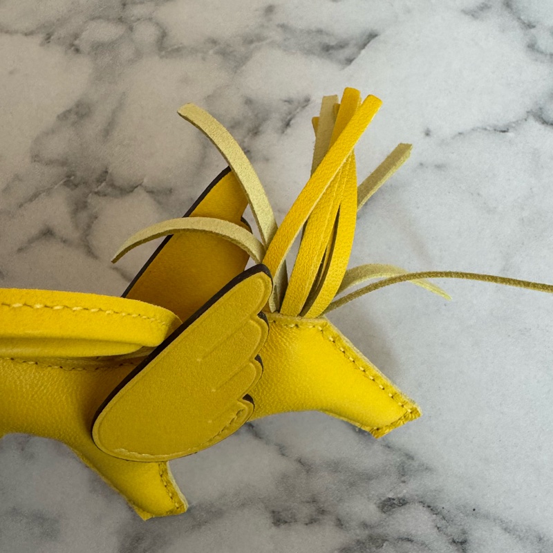 Hermes黃色小飛馬吊飾 招財小馬🐎-11