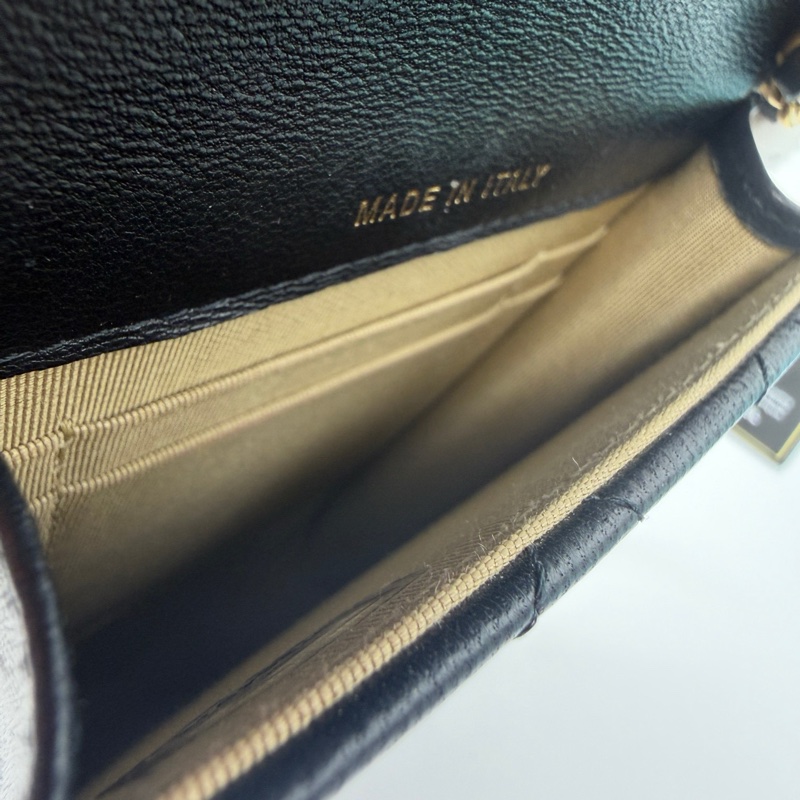 Chanel 黑金 羊皮 限量徽章手機包 斜挎包 尺寸約10*17cm 附件身份卡 31開-5