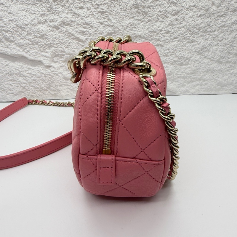 Chanel 粉色羊皮鏈條包 尺寸約15*20*7cm 配件:身份卡 塵袋。-1