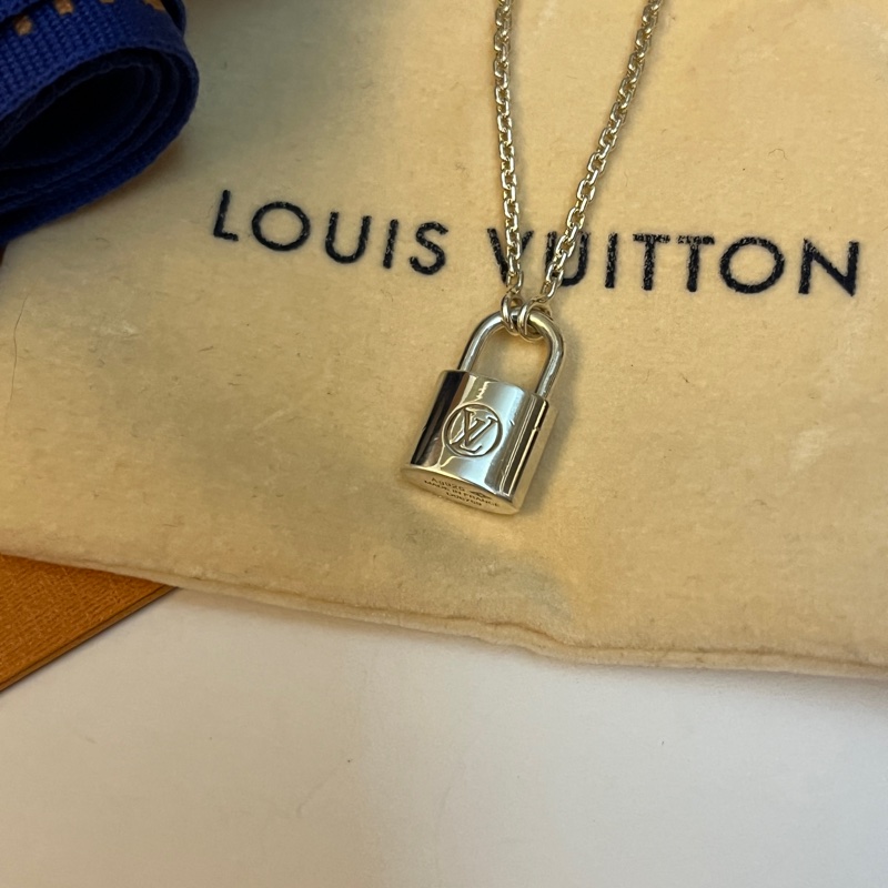 louis vuitton Silver Lockit 慈善項鏈-3