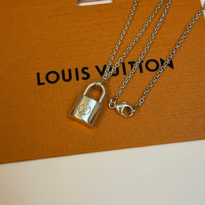 louis vuitton Silver Lockit 慈善項鏈-9