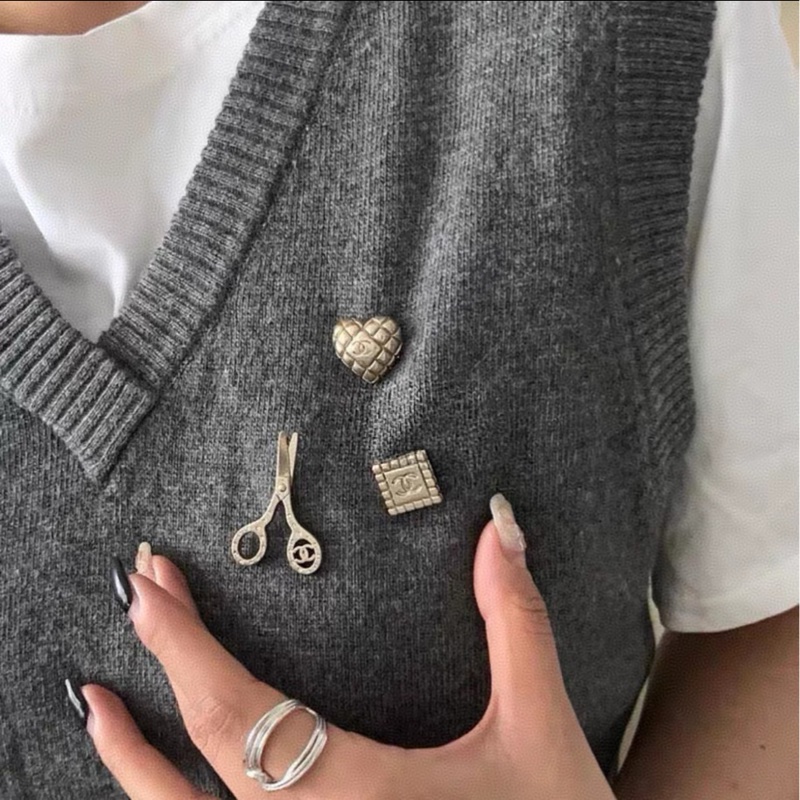 chanel 剪刀 香水 愛心 三件套胸針 21年-1