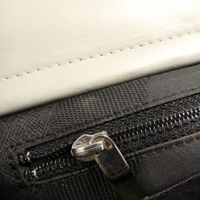 CHANEL 牛皮皮革Chain Shoulder銀扣手挽肩背兩用袋-13