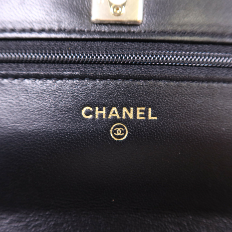 CHANEL 羊皮皮革WOC Wallet On Chain金扣鏈帶肩背袋-5
