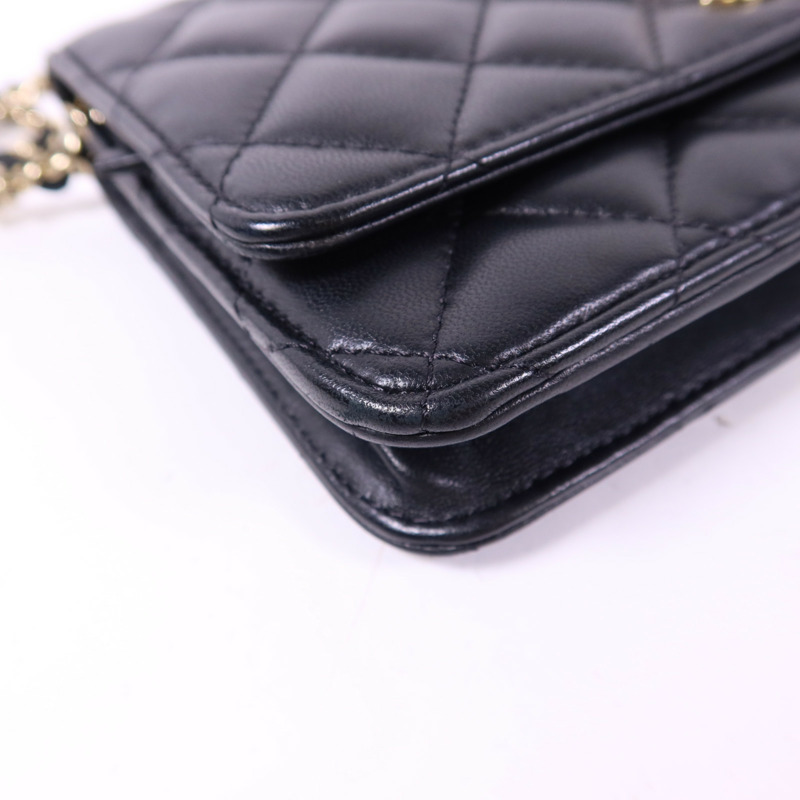 CHANEL 羊皮皮革WOC Wallet On Chain金扣鏈帶肩背袋-14