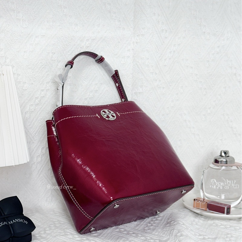 Tory Burch|TB Felix 漆面手提水桶-3