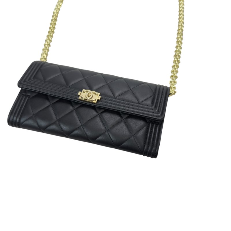 CHANEL *自加鏈>送無品牌扣+無品牌鏈帶* Boy 長銀包 WOC-10