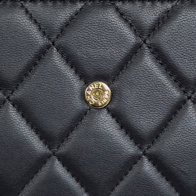 CHANEL *自加鏈>送無品牌扣+無品牌鏈帶* Boy 長銀包 WOC-14