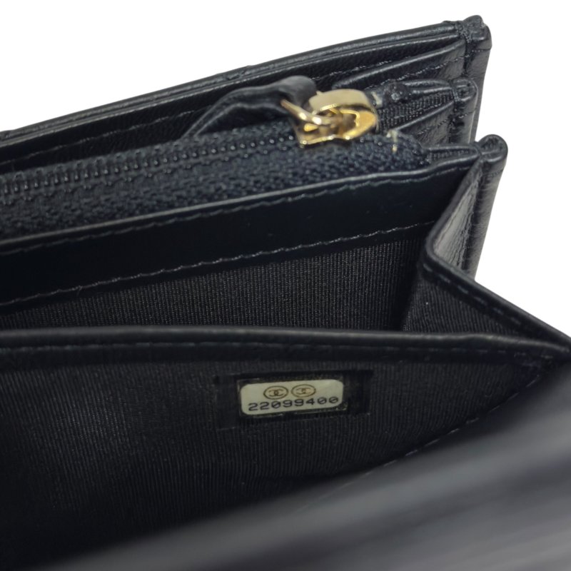 CHANEL *自加鏈>送無品牌扣+無品牌鏈帶* Boy 長銀包 WOC-20