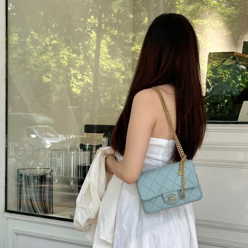 CHANEL 冰淇淋藍金扣22P琺瑯扣大mini肩背包21*14*5.5 99新配件塵袋-1