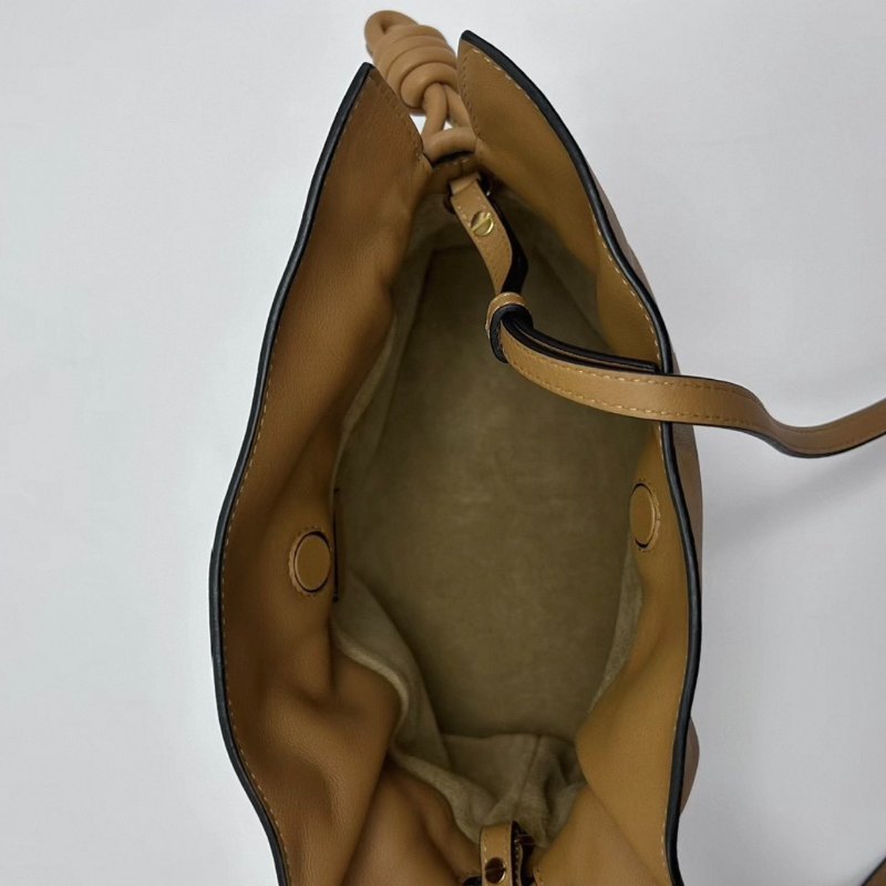 LOEWE flamenco系列肩背福袋包 22*18*7 98新配件塵袋-4