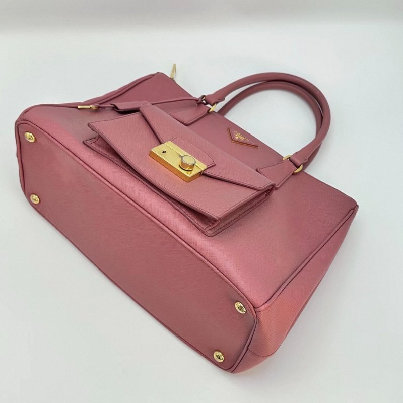 PRADA 粉色十字紋牛皮殺手包 34*22*15 98新-1