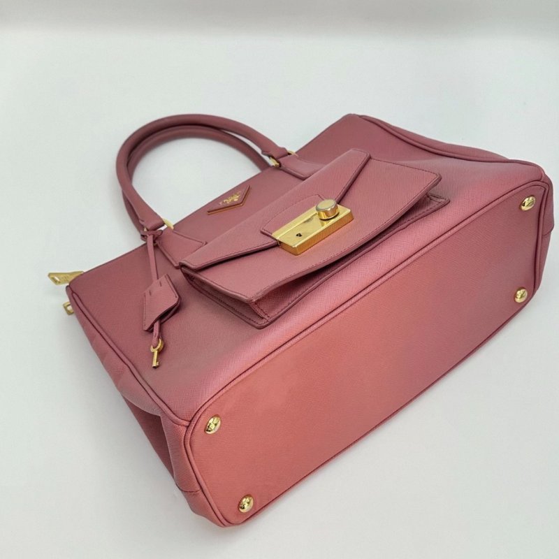PRADA 粉色十字紋牛皮殺手包 34*22*15 98新-2