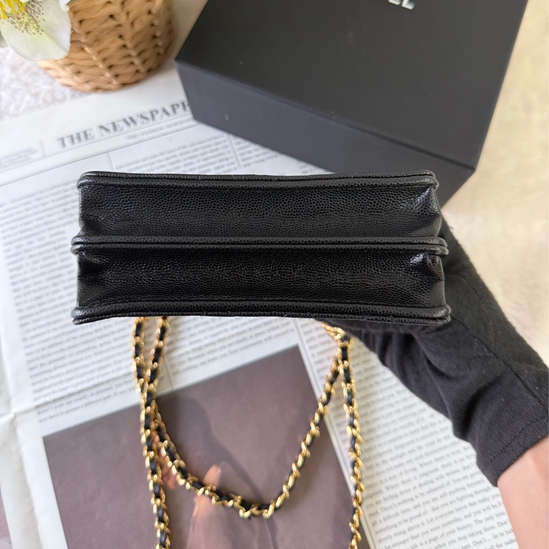 金色CC Logo 及口蓋包吊墜迷你風琴包(黑色)-5