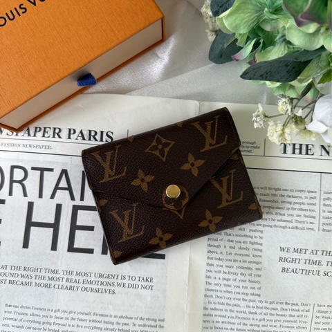 VICTORINE三折信封零錢袋釦式短夾