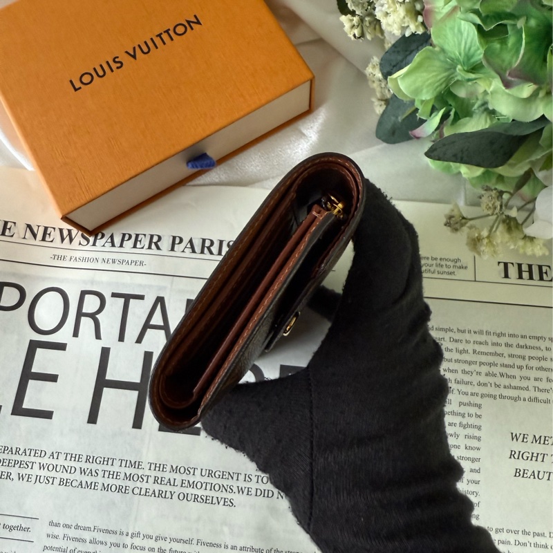 VICTORINE三折信封零錢袋釦式短夾-1