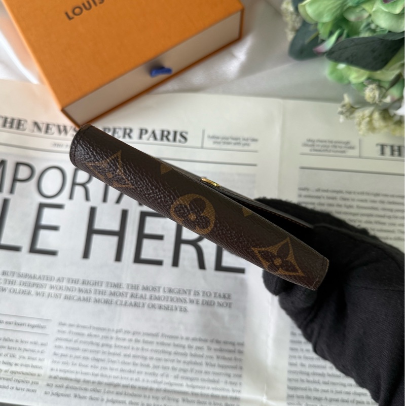 VICTORINE三折信封零錢袋釦式短夾-3