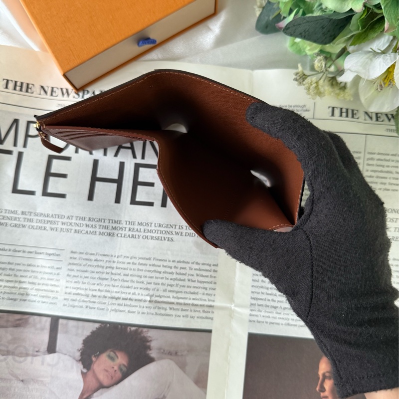 VICTORINE三折信封零錢袋釦式短夾-5