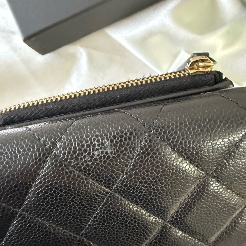 淡金釦菱格紋牛皮拉鍊零錢袋三折短夾(黑色)-9