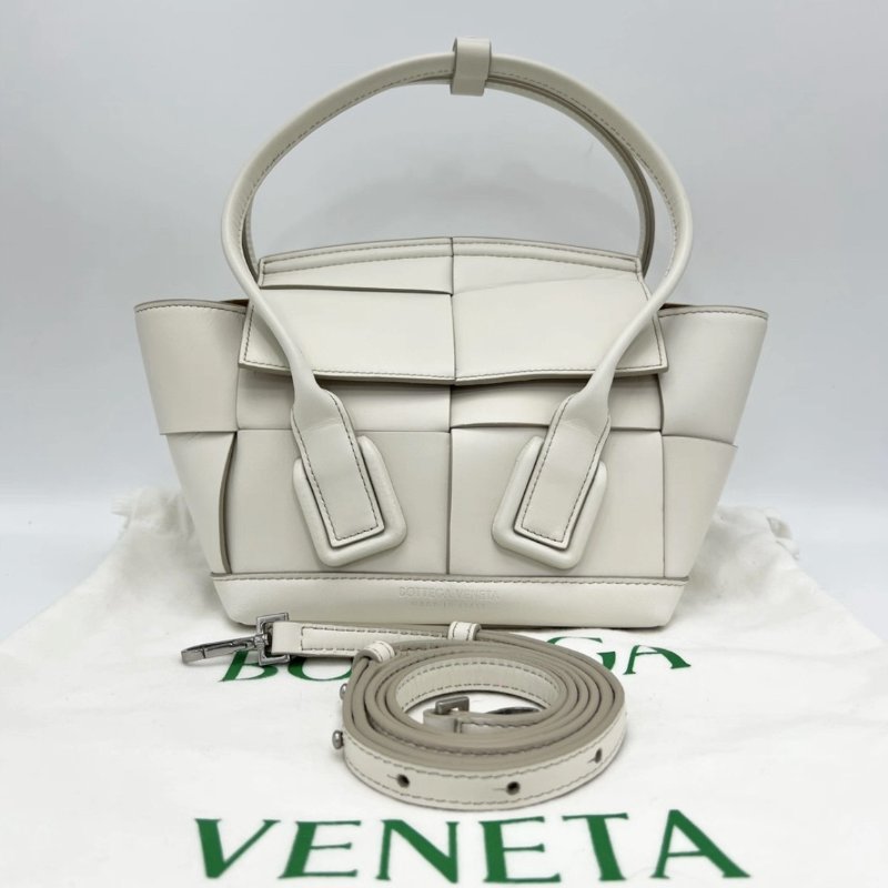 BV 白色mini Arco編織手提斜背包 18*13*9 98新配件塵袋-0