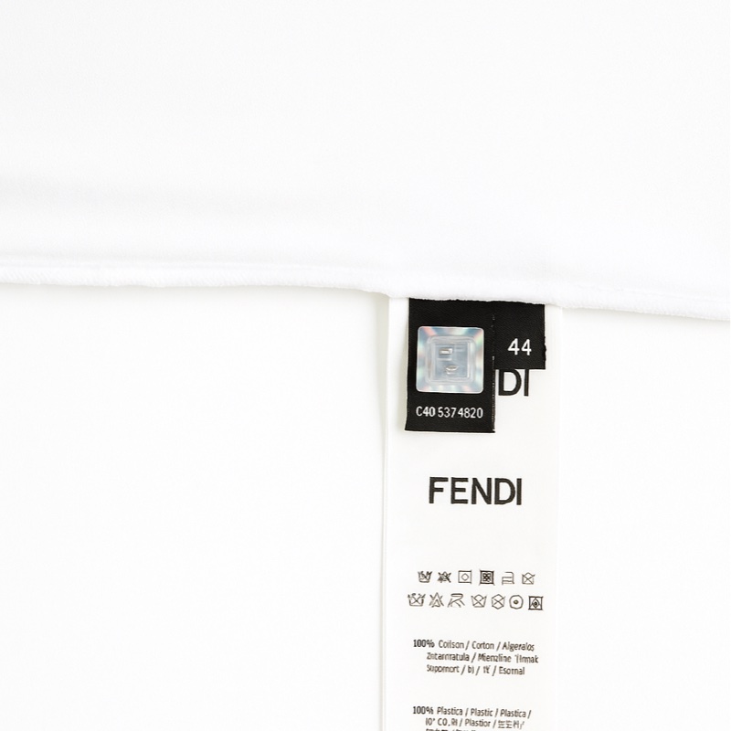 FENDI《Karlito》限量立體皮革 T-shirt（Size 44）  穿一次狀況良好｜Made in Italy-3