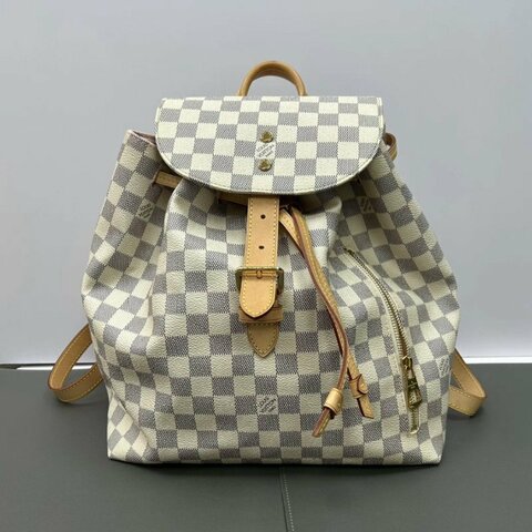 LV 白棋盤格Montsouris後背包30*32*16.5 98新配件塵袋